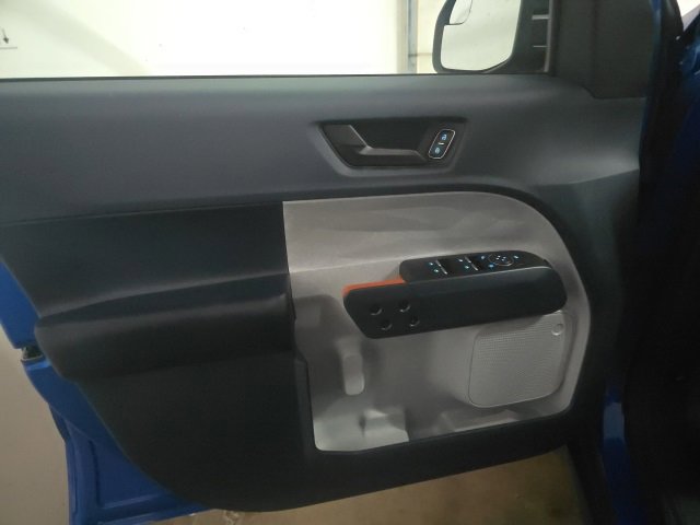 Used 2022 Ford Maverick XLT image 15