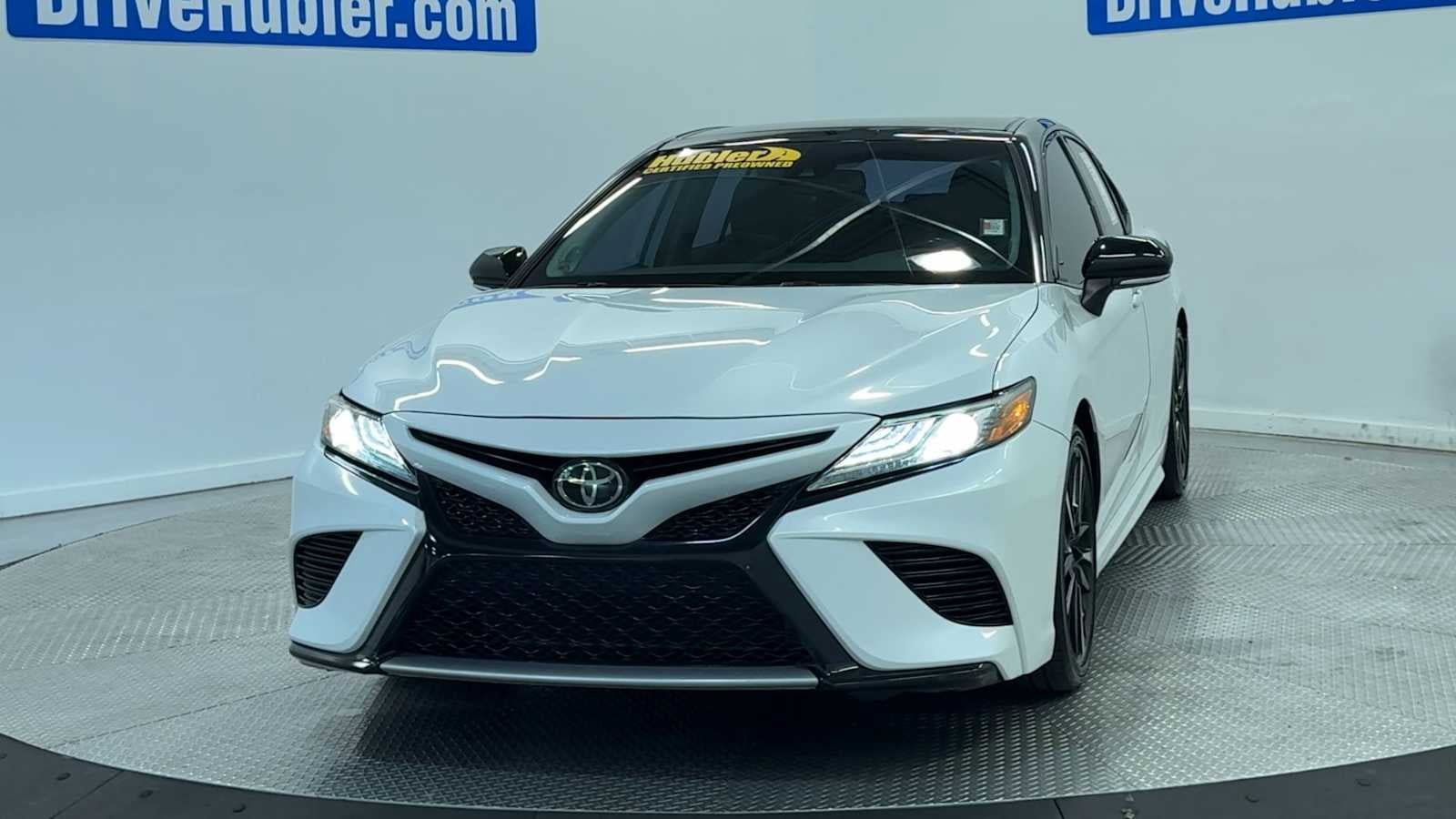 Used 2019 Toyota Camry XSE w/ Navigation Package FWD image 3