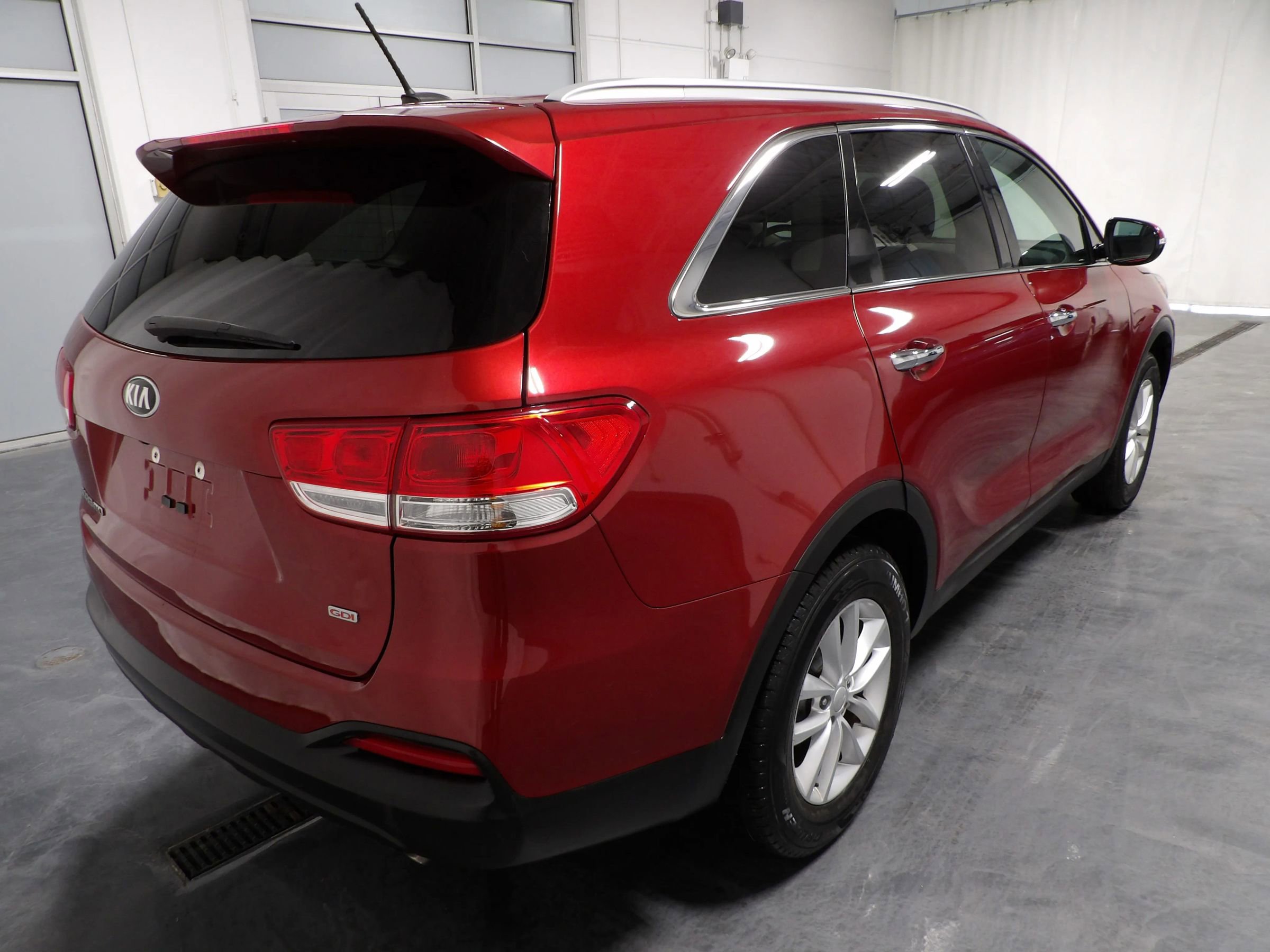 Used 2017 Kia Sorento LX Sport Utility 4D image 6