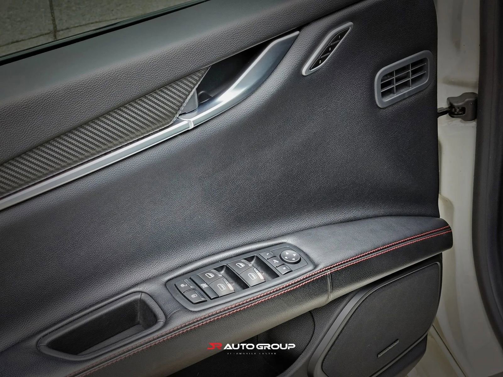 Used 2018 Maserati Ghibli S GranSport RWD image 12