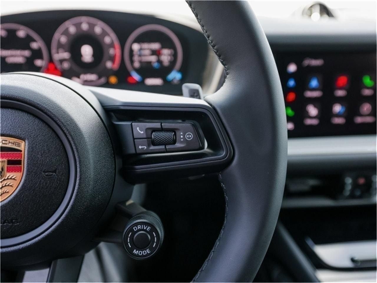 Certified 2025 Porsche Cayenne Coupe AWD/4WD image 16
