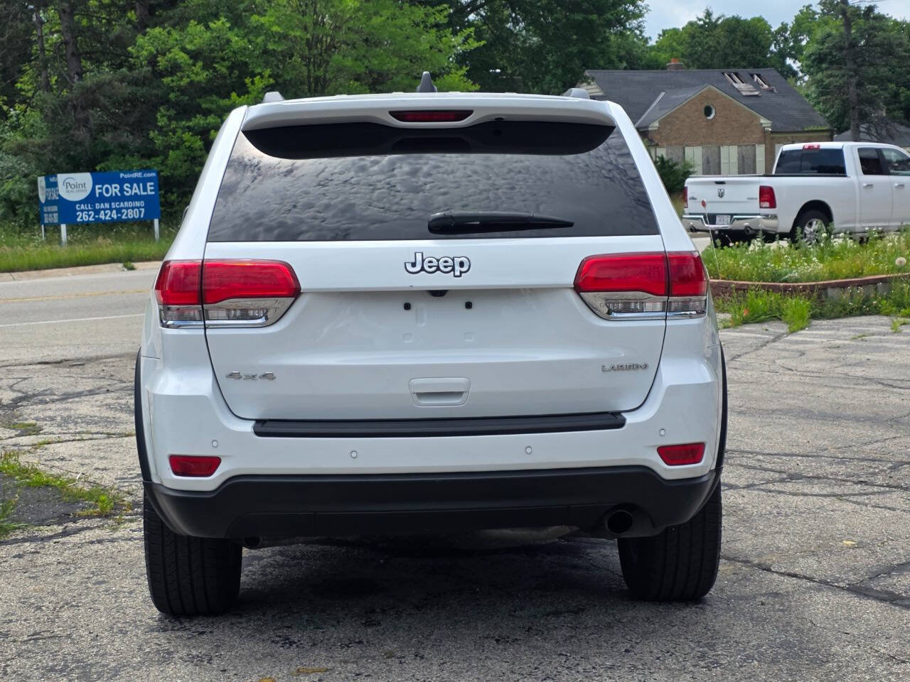 Used 2017 Jeep Grand Cherokee Laredo w/ Quick Order Package 23E AWD/4WD image 5