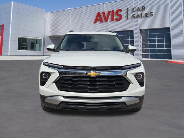 Used 2025 Chevrolet TrailBlazer LT AWD/4WD image 2