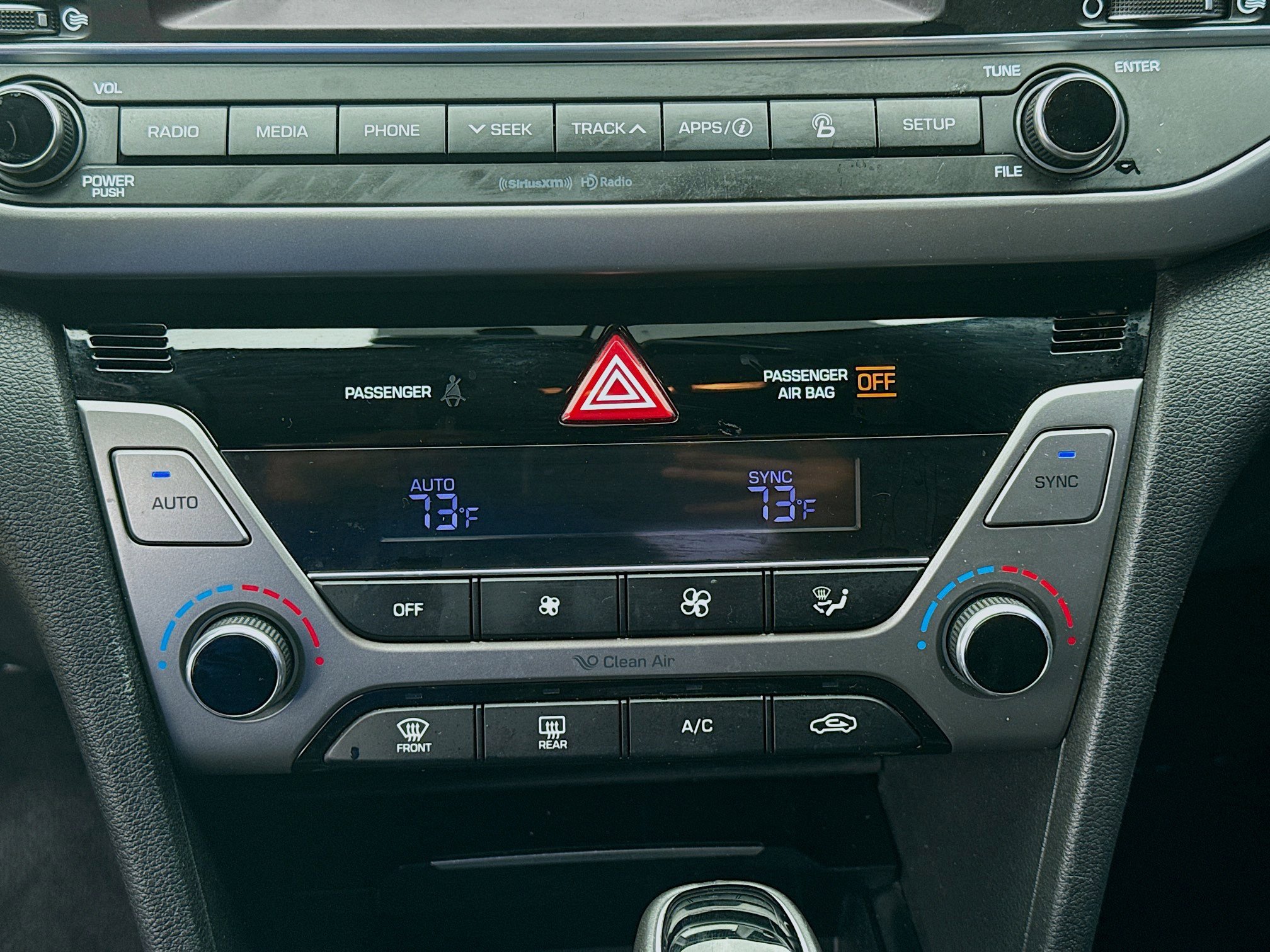 Used 2017 Hyundai Elantra Limited image 14