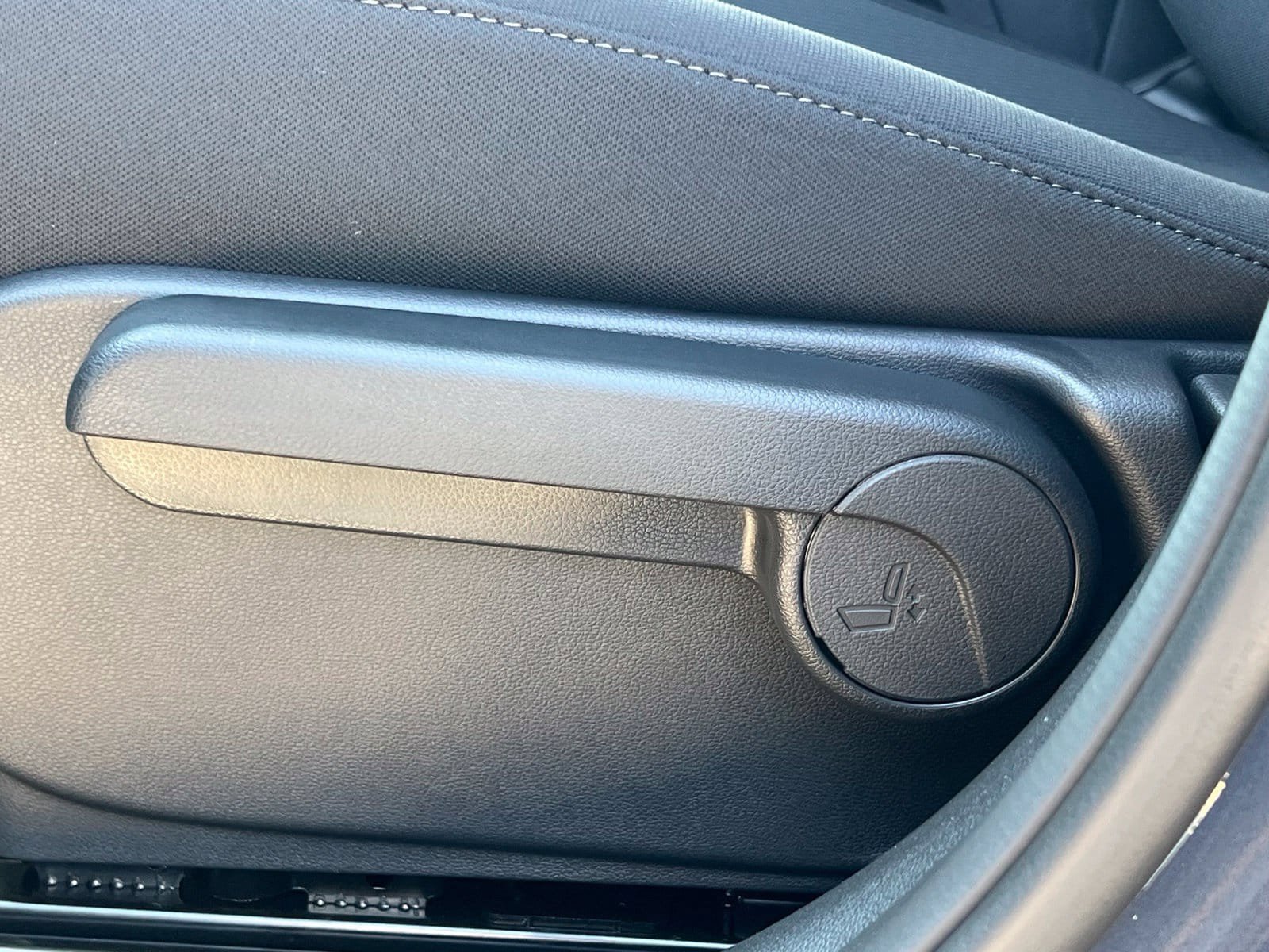 New 2027 Hyundai Kona SE FWD image 23