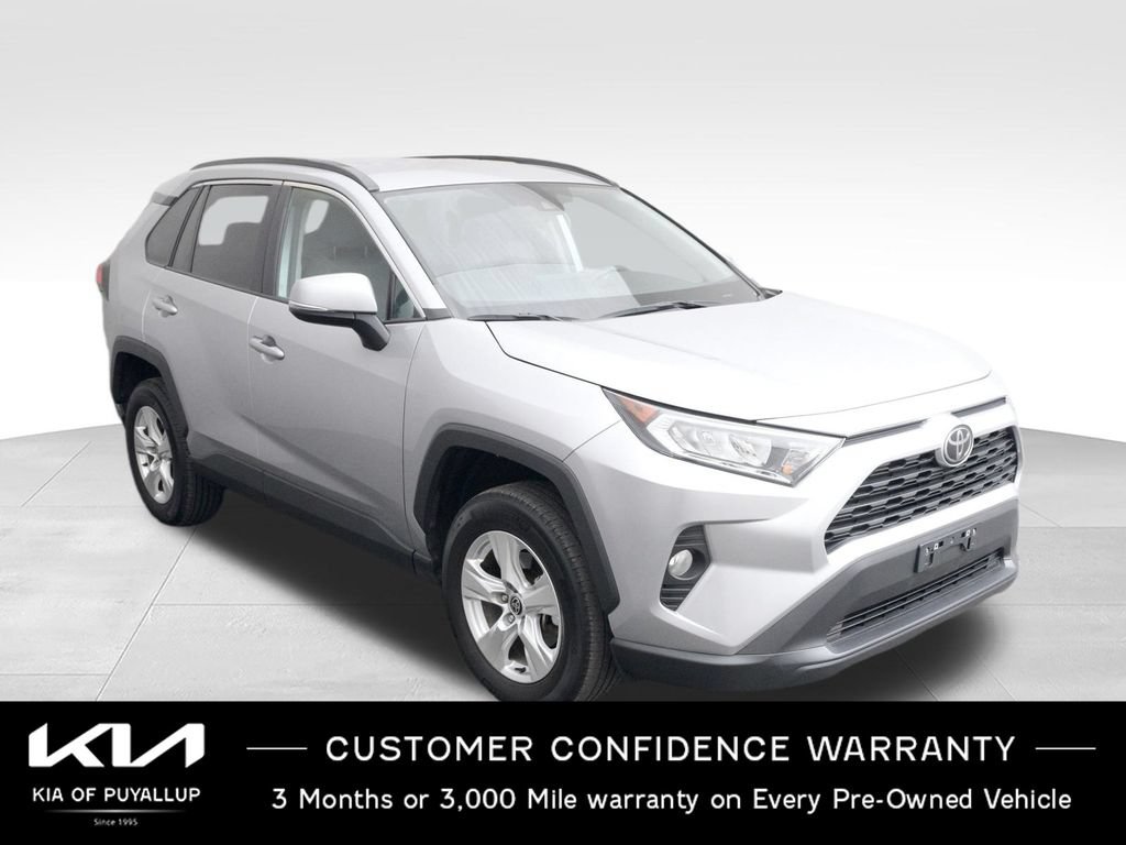 Used 2021 Toyota RAV4 XLE w/ XLE Grade Weather Package AWD/4WD image 3