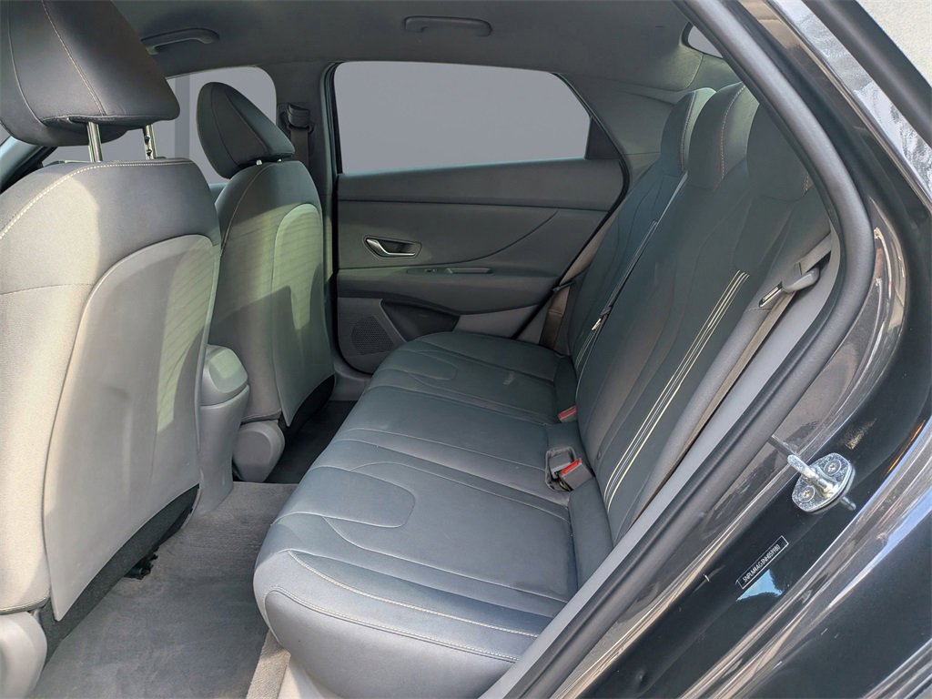 Used 2022 Hyundai Elantra SEL image 12