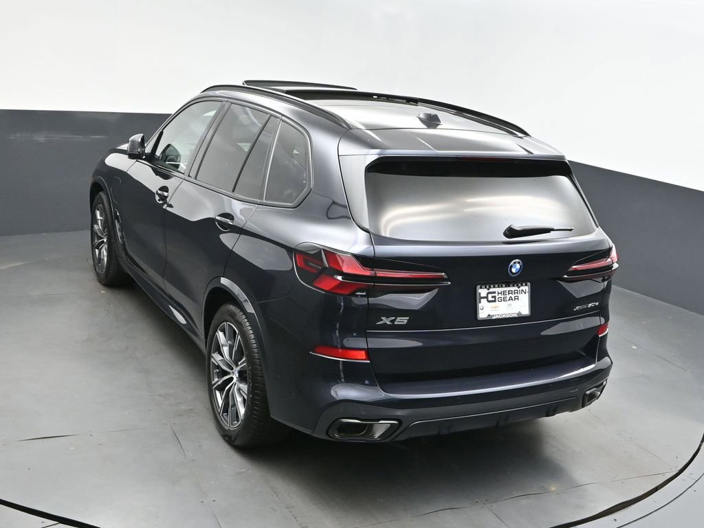 Certified 2026 BMW X5 xDrive50e w/ M Sport Package AWD/4WD image 33