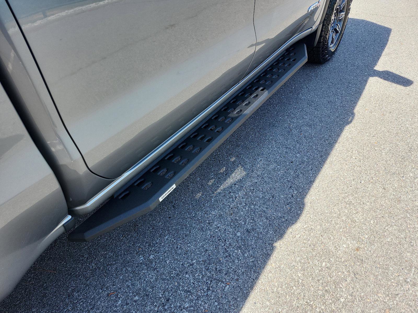 Used 2024 GMC Sierra 1500 AT4 w/ Technology Package image 7