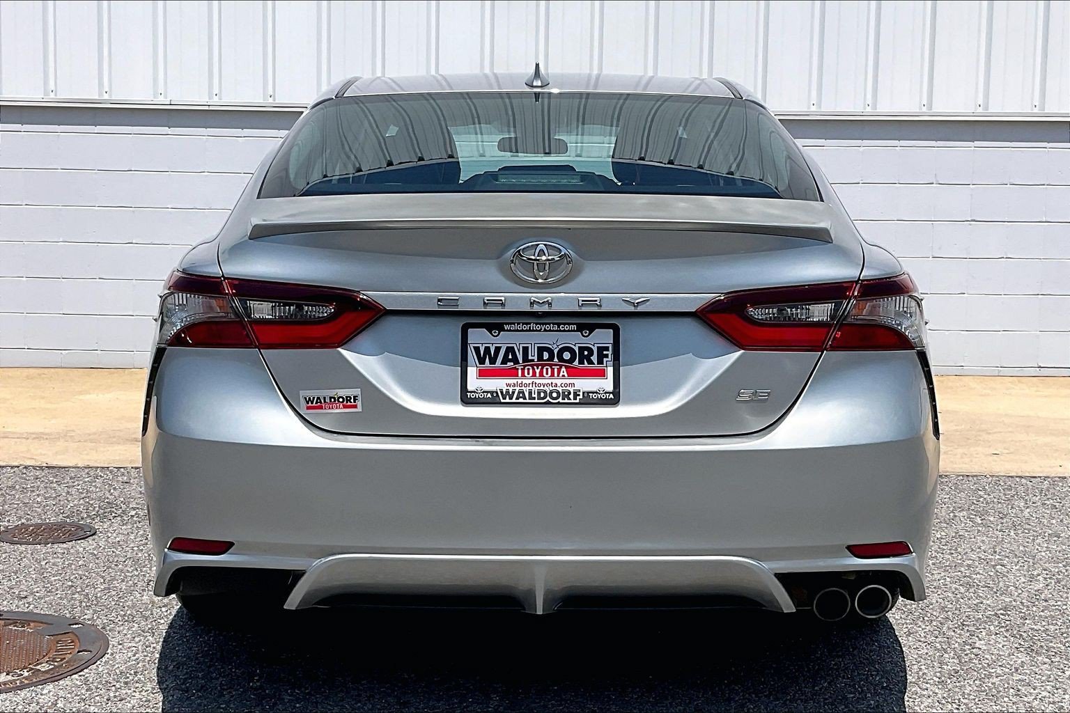 Used 2021 Toyota Camry SE FWD image 5