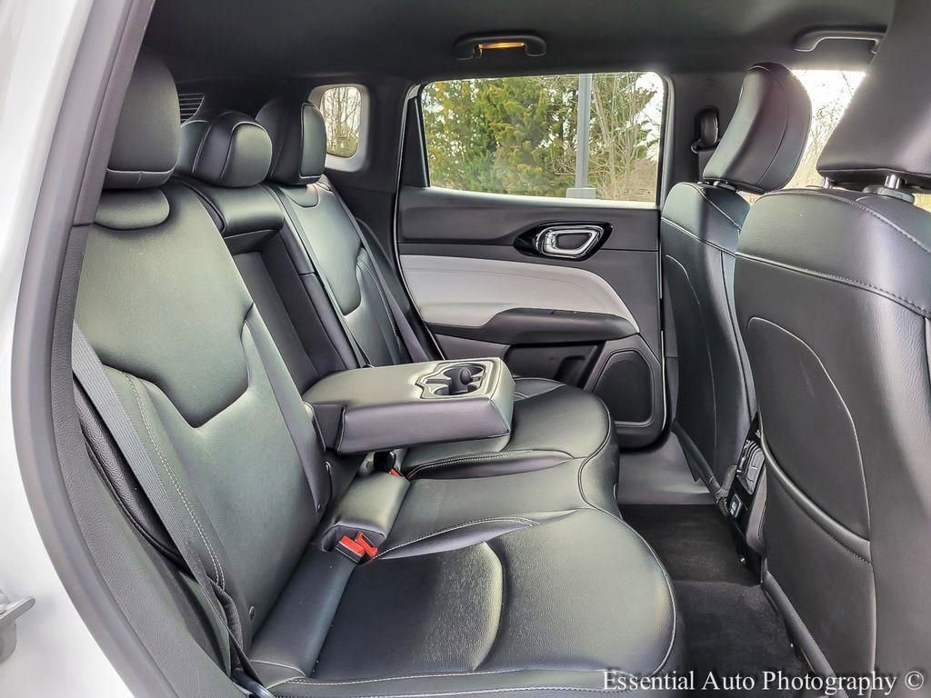 Used 2025 Jeep Compass Limited AWD/4WD image 27