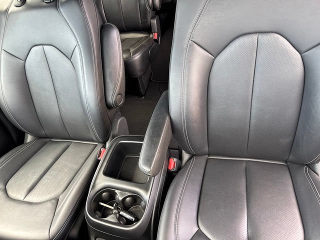 Used 2025 Chrysler Pacifica Select FWD image 15