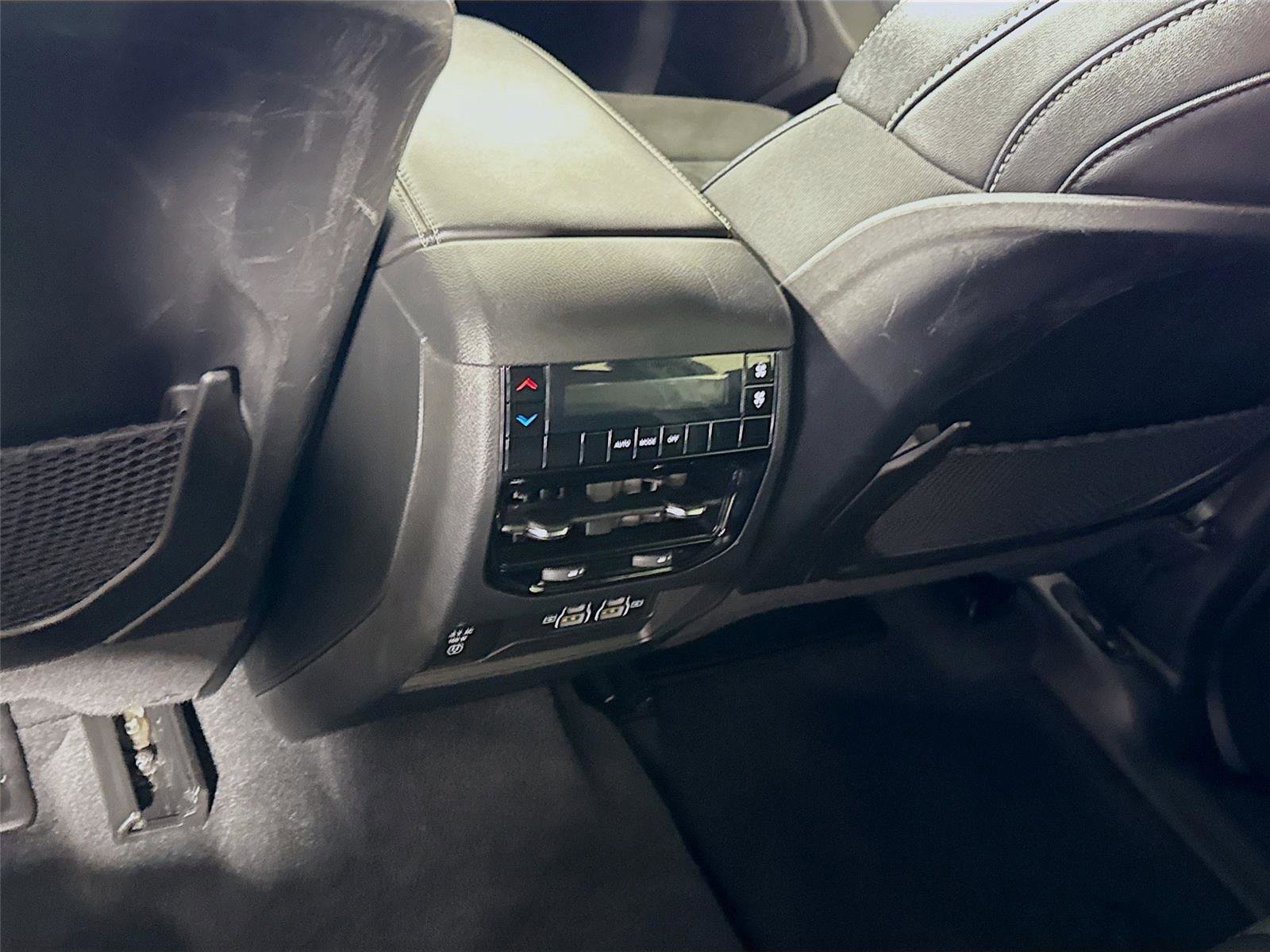 Used 2024 Jeep Grand Cherokee L Laredo image 18