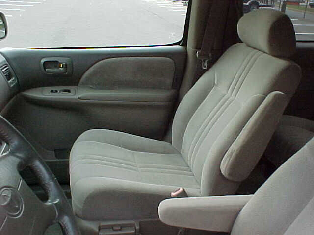 Used 2002 Toyota Sienna LE w/ Symphony Pkg FWD image 12