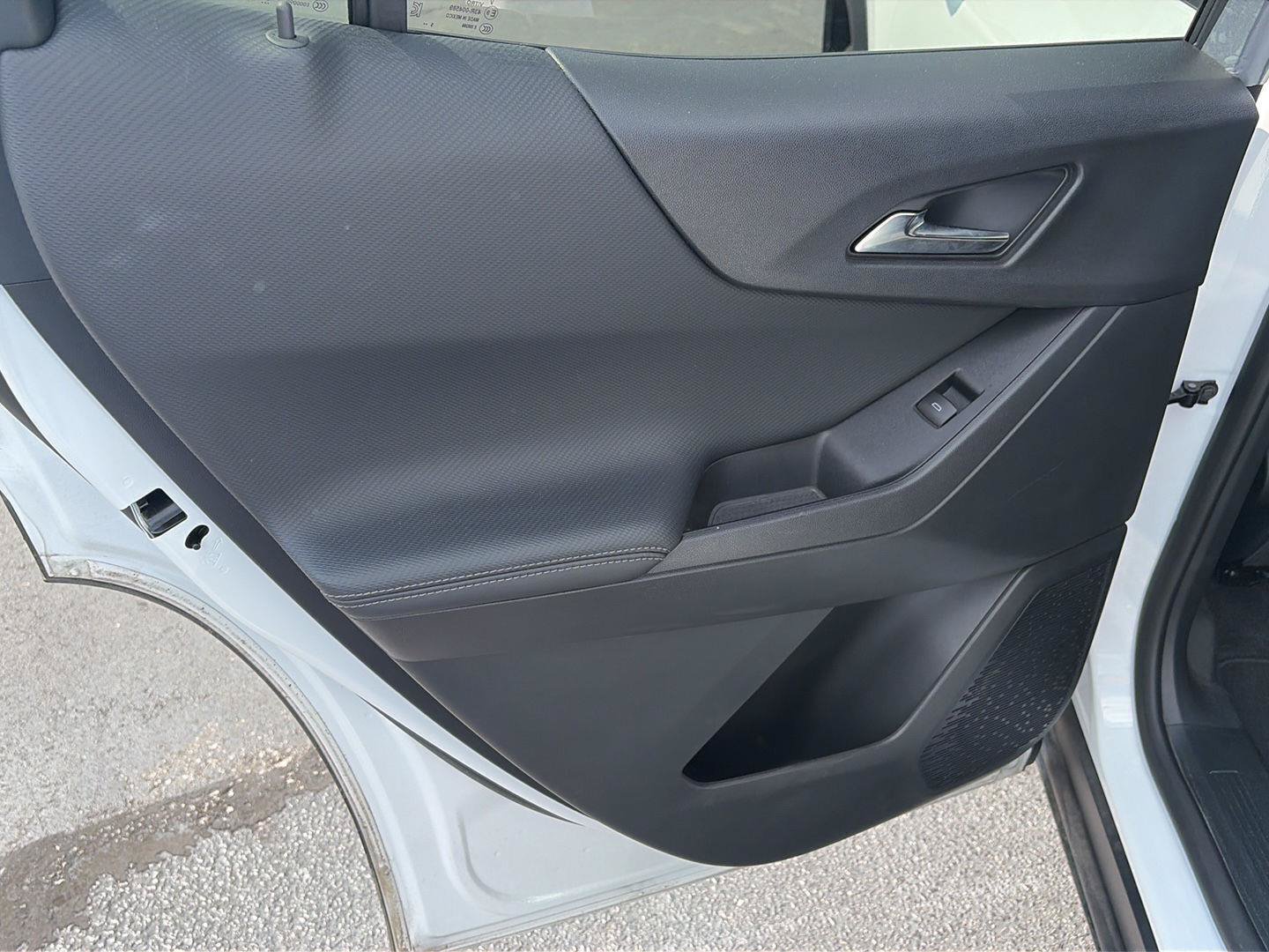 Used 2026 Chevrolet Equinox LT AWD/4WD image 11
