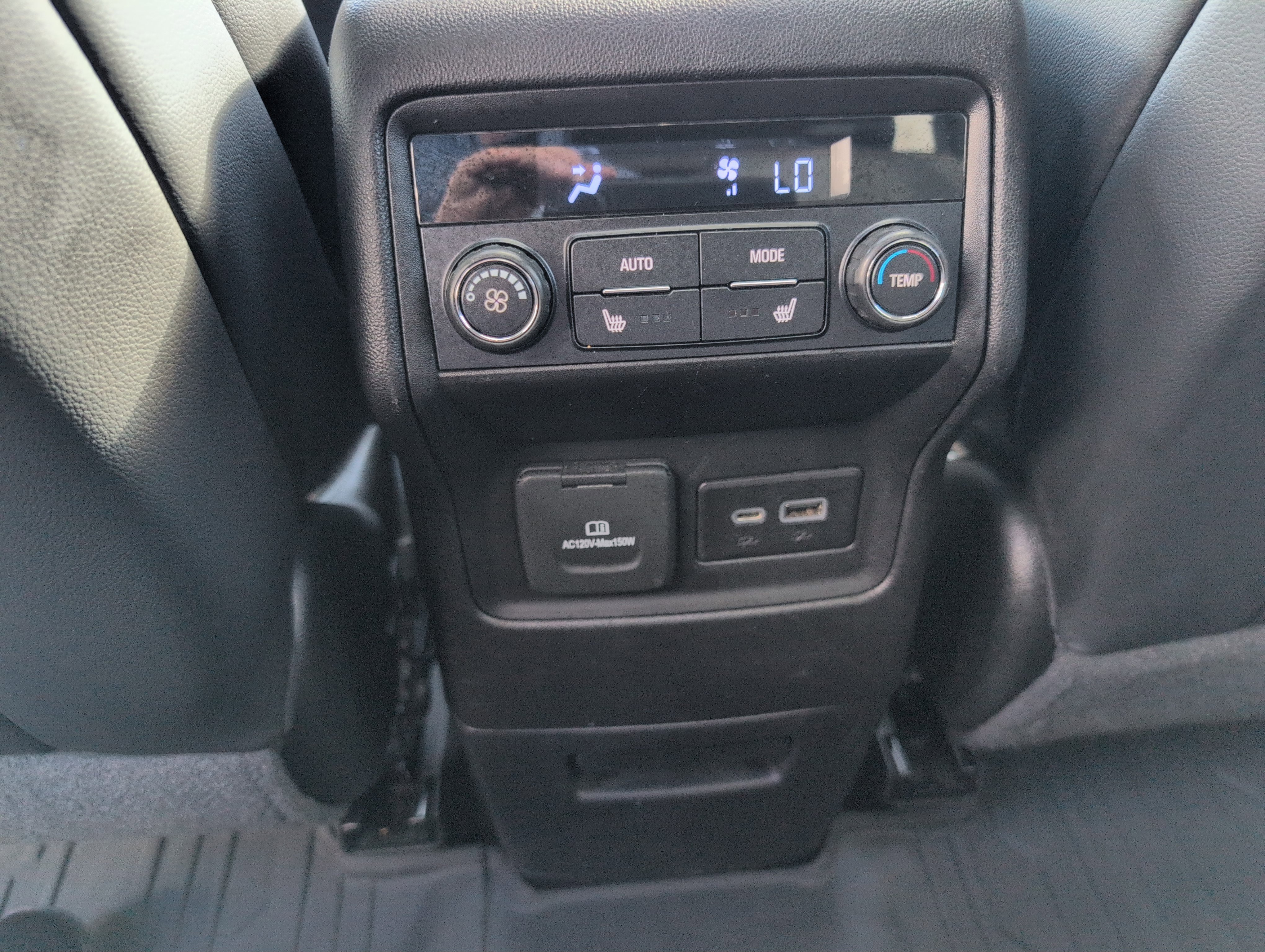 Used 2023 GMC Acadia AT4 w/ Technology Package image 31