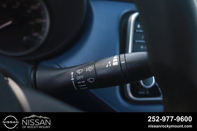Used 2025 Nissan Versa SV FWD image 21