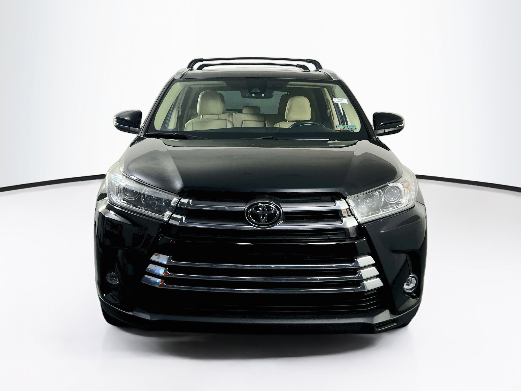 Used 2019 Toyota Highlander Limited AWD/4WD image 2