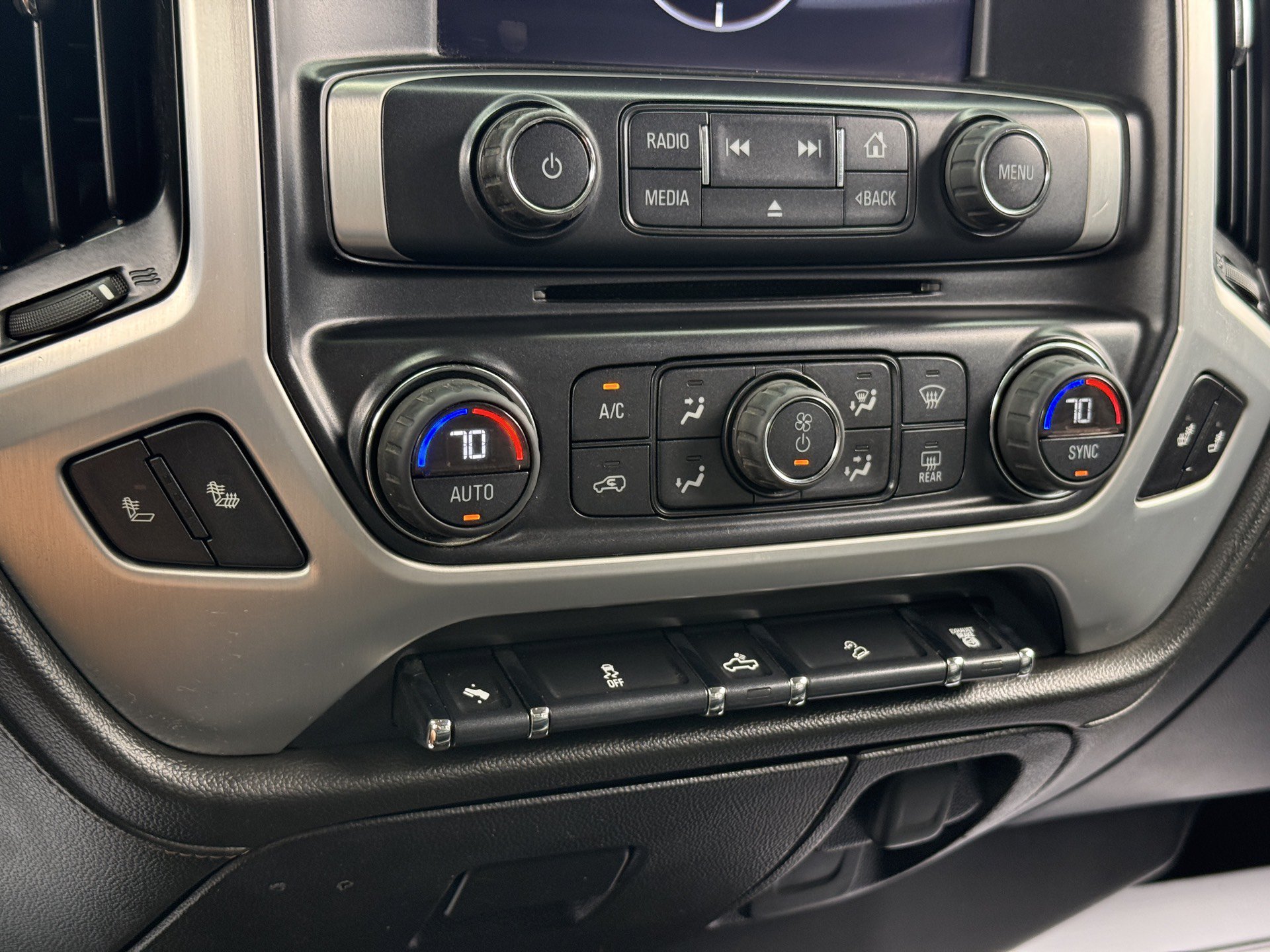 Used 2015 GMC Sierra 2500 SLT AWD/4WD image 17