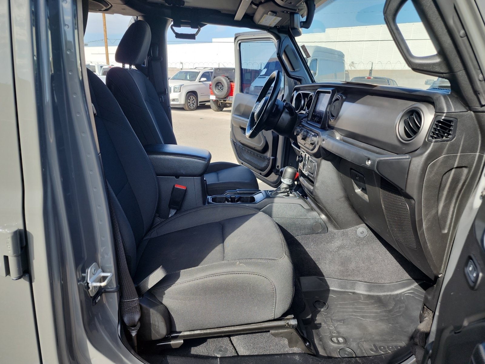 Used 2021 Jeep Gladiator Sport AWD/4WD image 29