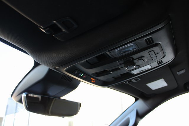 Used 2023 Chevrolet Suburban Premier image 29