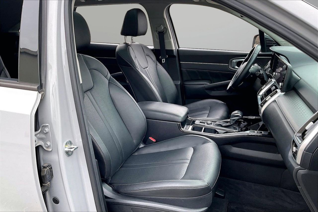 Used 2023 Kia Sorento SX image 25