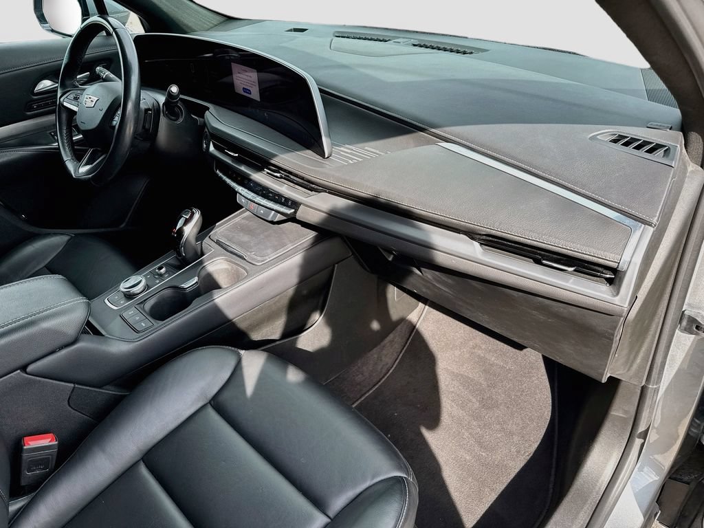 Certified 2024 Cadillac XT4 Premium Luxury FWD image 32