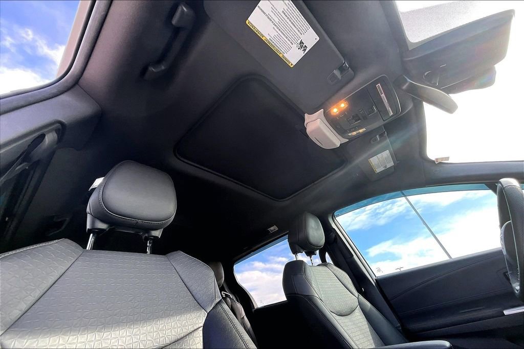 Used 2024 Toyota Sienna XLE Woodland Edition image 20