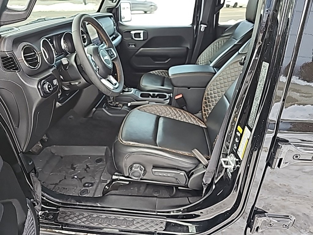 Certified 2023 Jeep Gladiator Overland image 2