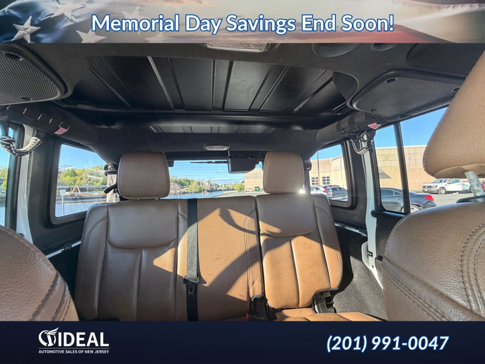 Used 2016 Jeep Wrangler Unlimited Sahara w/ Connectivity Group AWD/4WD image 38