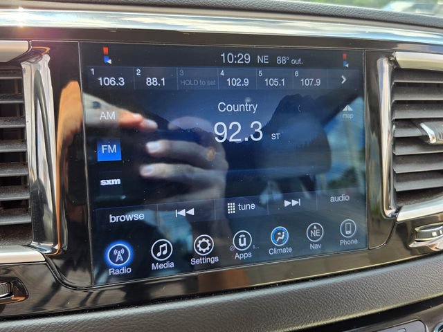 Used 2017 Chrysler Pacifica Touring FWD image 26