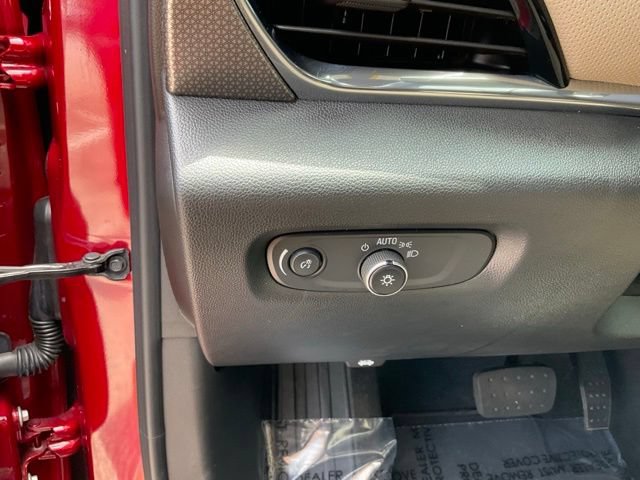 Used 2023 Chevrolet Traverse Premier w/ LPO, Cargo Package FWD image 10