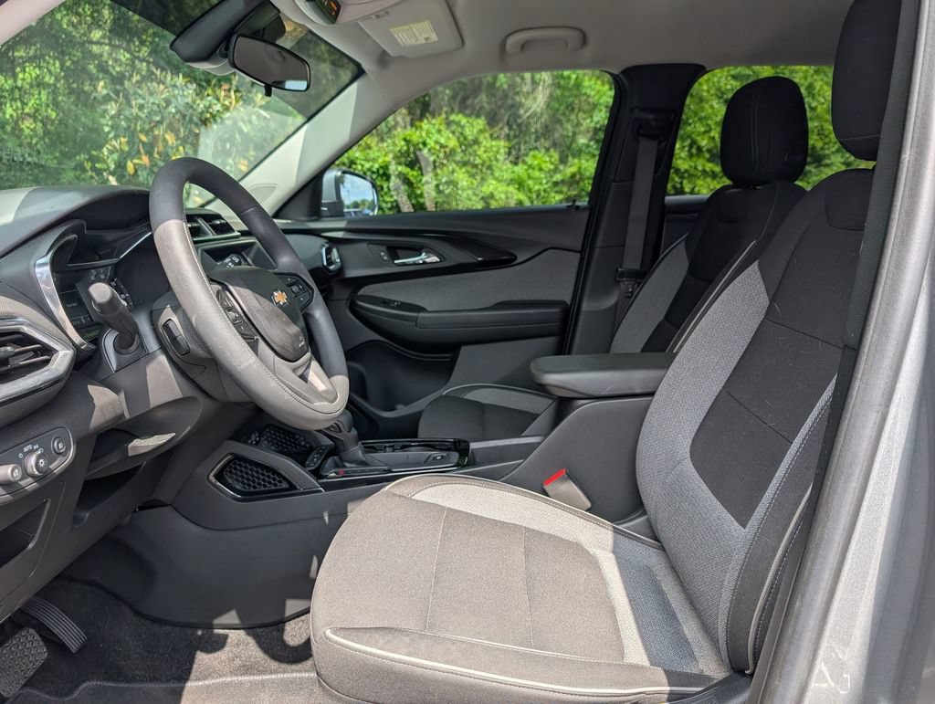 Used 2023 Chevrolet TrailBlazer LT FWD image 16