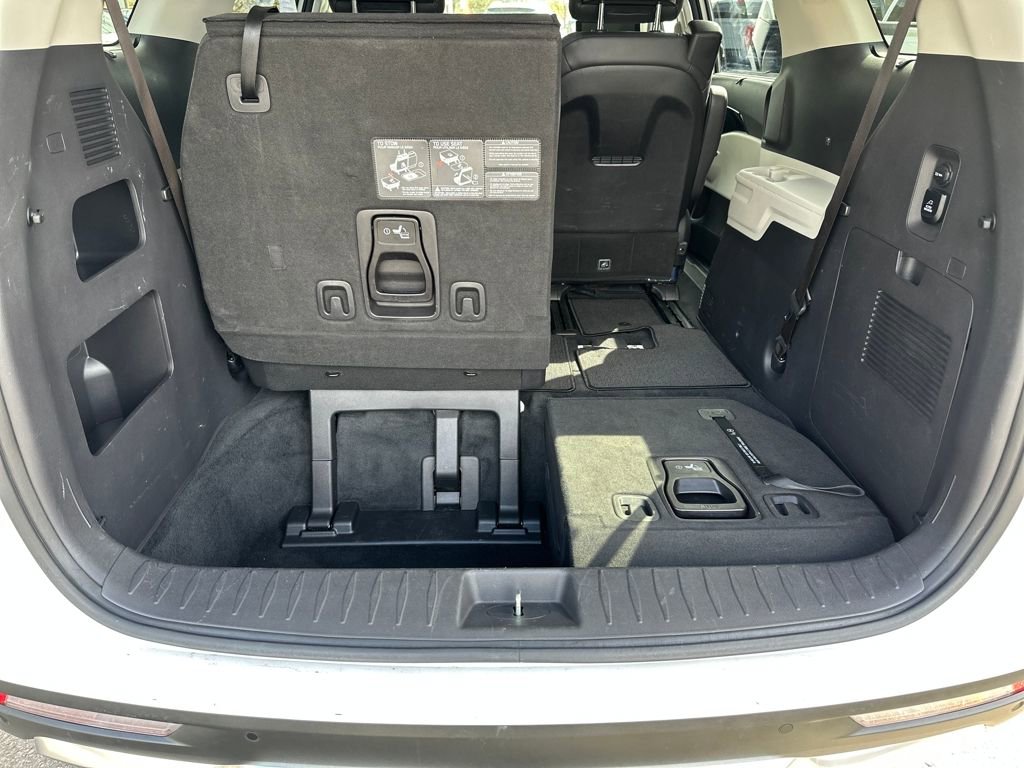 Used 2022 Kia Carnival SX Prestige image 14