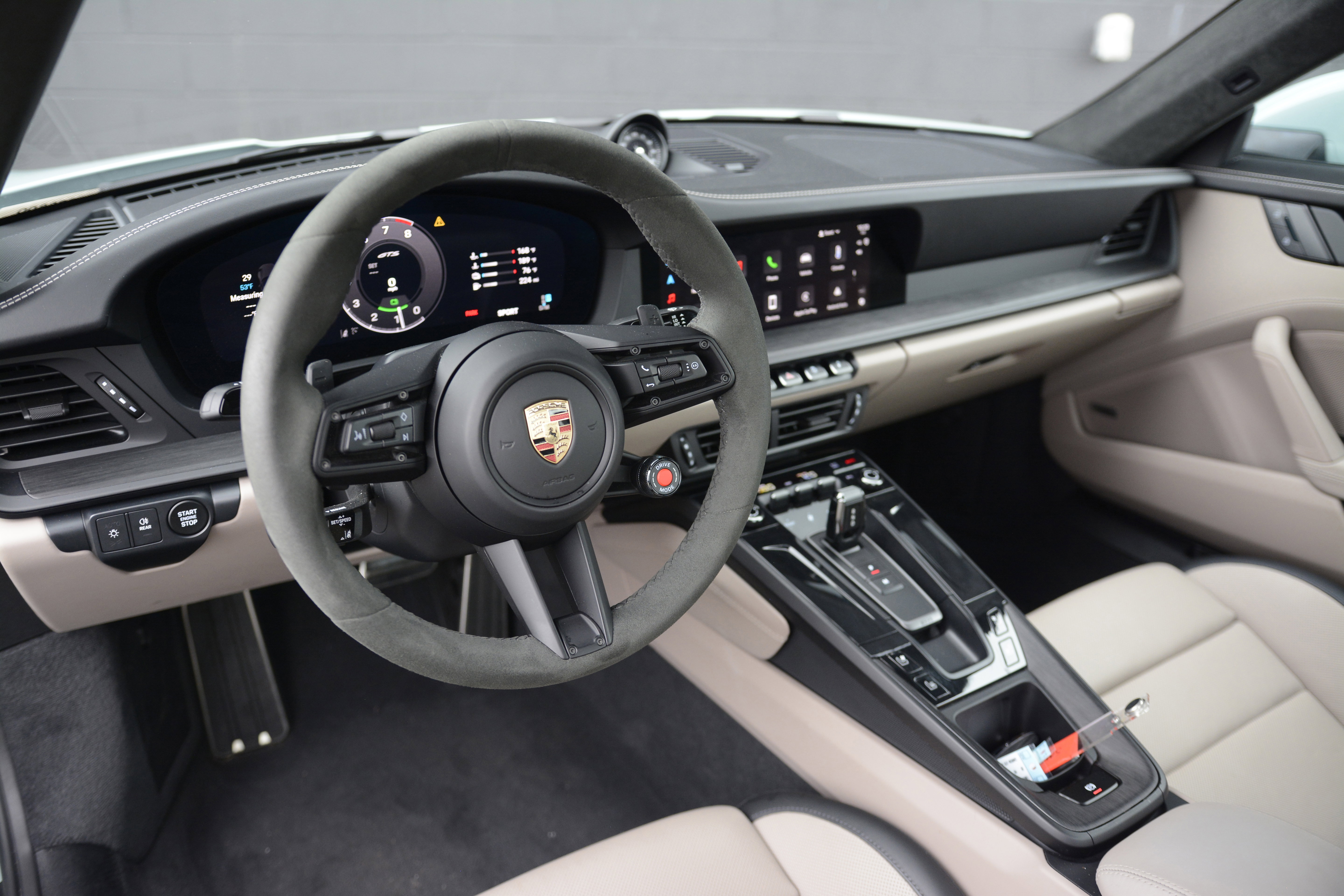 Certified 2025 Porsche 911 Carrera GTS RWD image 4