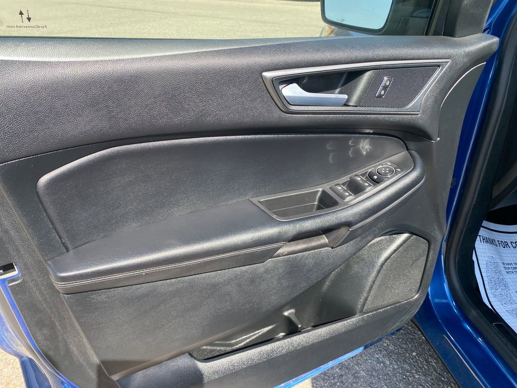 Used 2022 Ford Edge SE w/ Black Appearance Package image 11