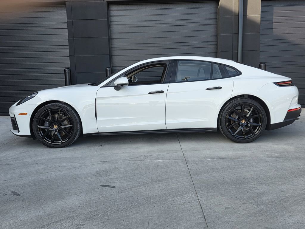 New 2025 Porsche Panamera 4 image 2