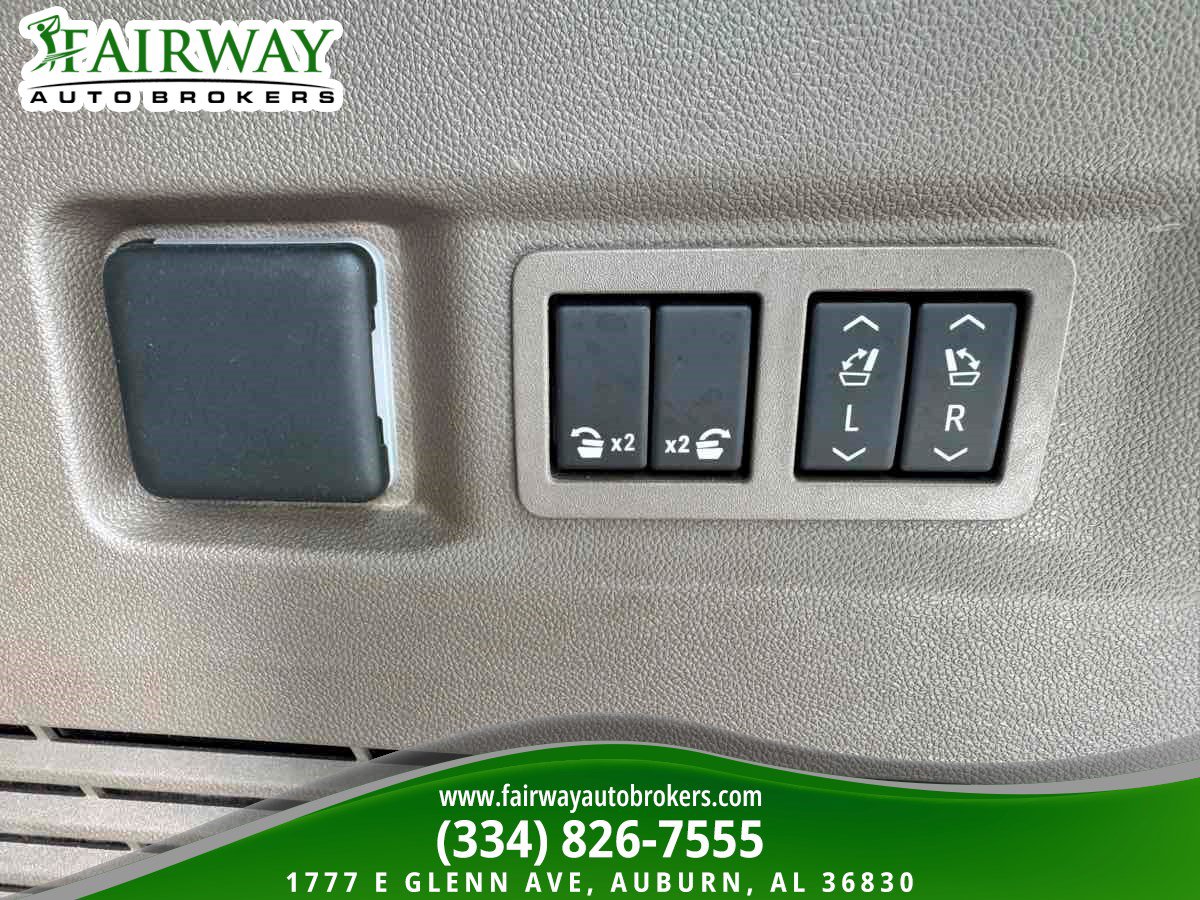 Used 2025 GMC Yukon Denali w/ Denali Reserve Package AWD/4WD image 30