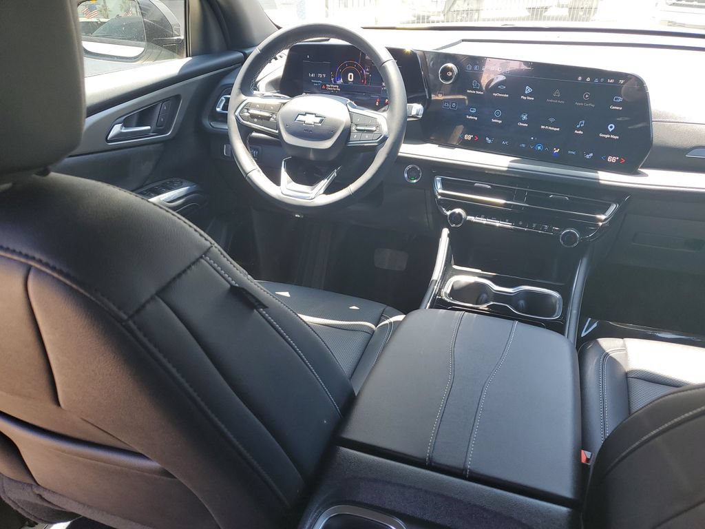 Used 2026 Chevrolet Traverse LT w/ Driver Confidence Package FWD image 12