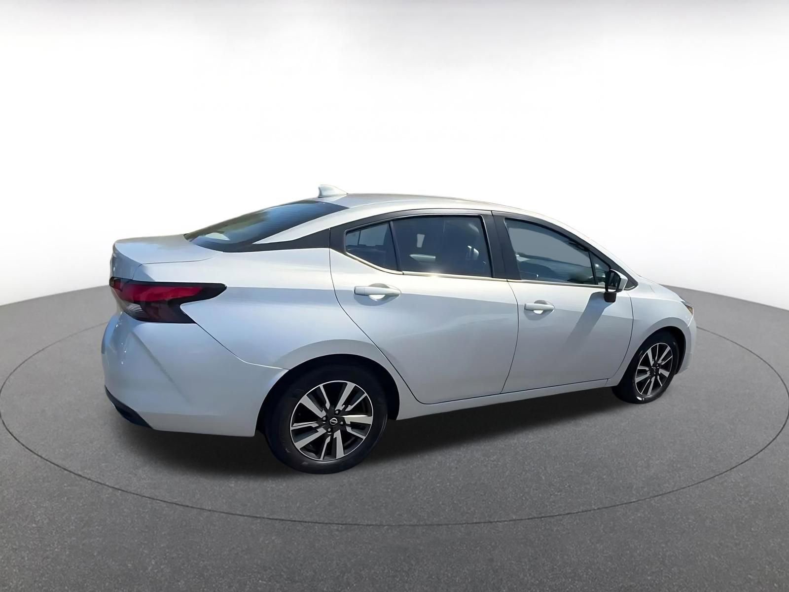 Used 2025 Nissan Versa SV image 15