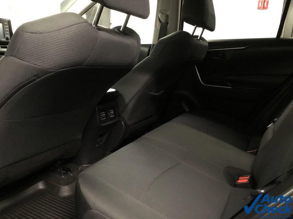 Used 2022 Toyota RAV4 LE AWD/4WD image 28