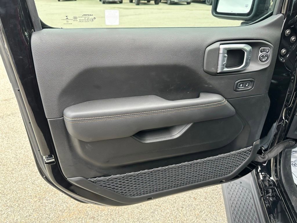 Used 2022 Jeep Gladiator Overland image 13