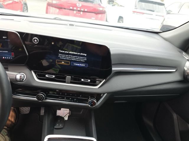 Used 2026 Chevrolet Equinox LT AWD/4WD image 11