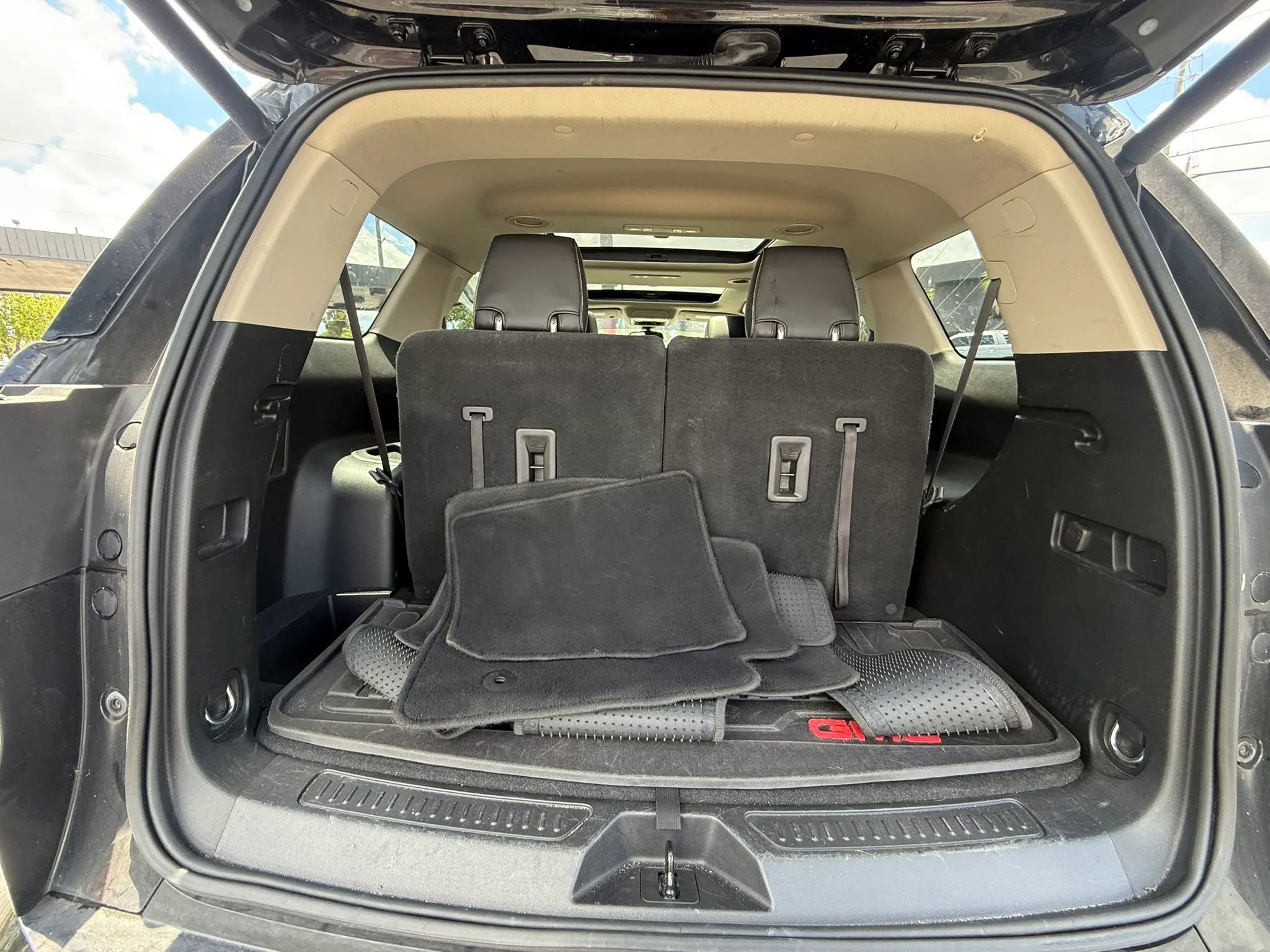 Used 2017 GMC Acadia Denali w/ Technology Package FWD image 24