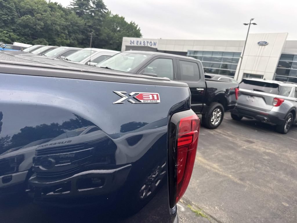 Used 2020 GMC Sierra 2500 SLE w/ SLE Value Package; AWD/4WD image 13