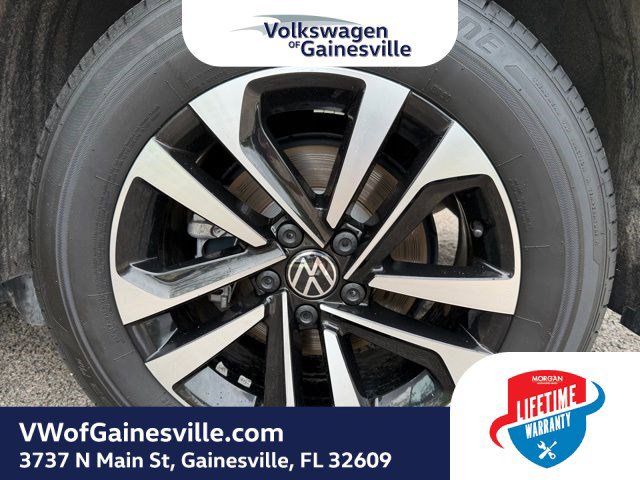 Certified 2024 Volkswagen Tiguan S image 30
