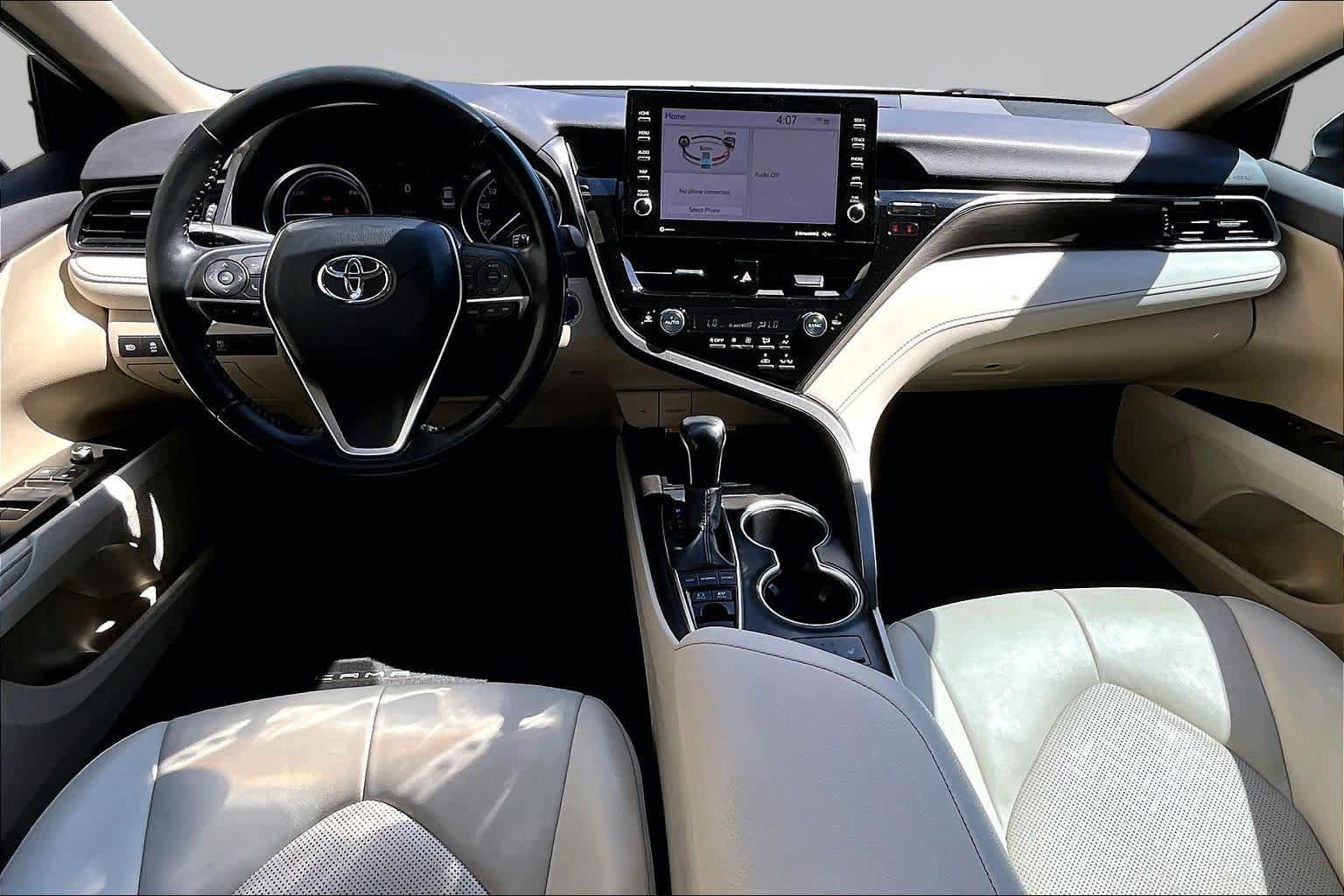Used 2021 Toyota Camry XLE FWD image 16