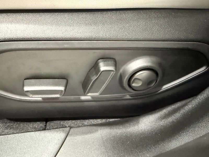 New 2026 Jeep Cherokee Overland image 22