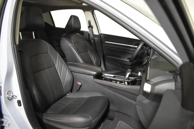 Certified 2024 Nissan Altima 2.5 SR w/ SR Premium Package FWD image 36