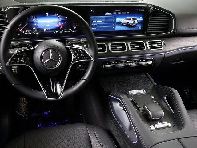 Certified 2026 Mercedes-Benz GLS 450 4MATIC image 18